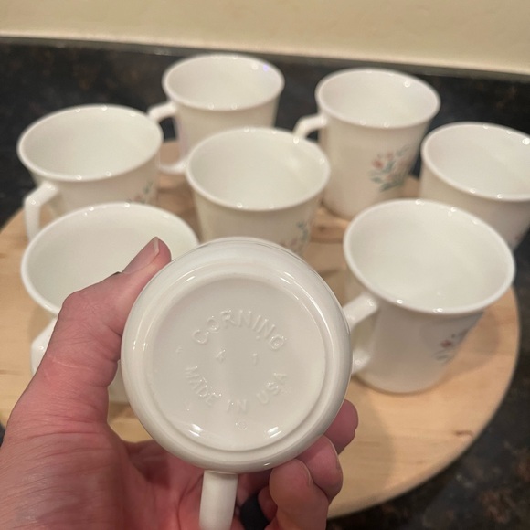 Corelle by Corning - 8 mugs Rosemarie pattern - Picture 2 of 8